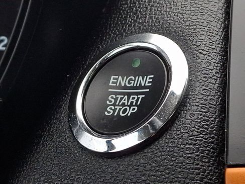 Certified 2022 Ford EcoSport SE w/ SE Appearance Package image 24