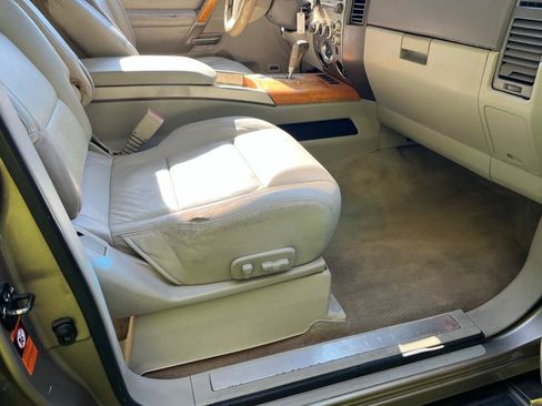 Used 2004 INFINITI QX56 4WD w/ Smart Vision Pkg image 10