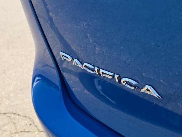 New 2027 Chrysler Pacifica Limited AWD/4WD image 7
