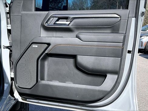 Used 2025 GMC Sierra 2500 AT4 w/ AT4 Premium Plus Package image 24