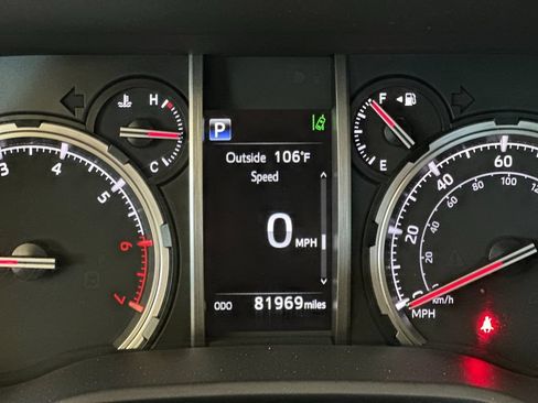 Used 2022 Toyota 4Runner TRD Off-Road Premium AWD/4WD image 27