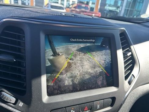 Certified 2023 Jeep Cherokee Altitude Lux w/ Lux Elite Package image 13