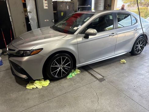 Used 2024 Toyota Camry SE FWD image 11