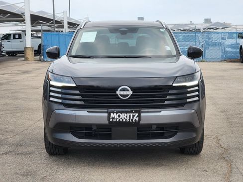 Used 2026 Nissan Kicks SV w/ SV Premium Package FWD image 2