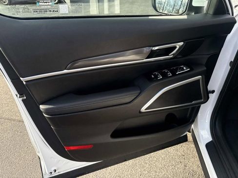 Used 2023 Kia Telluride S w/ S Sunroof Package image 16
