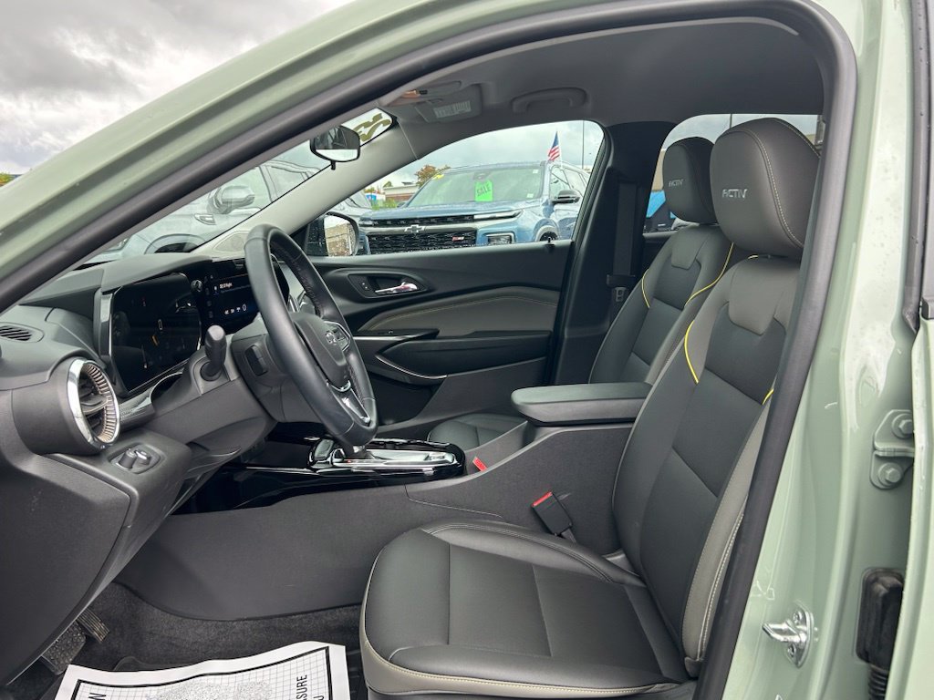 Used 2025 Chevrolet Trax ACTIV w/ Driver Confidence Package FWD image 9