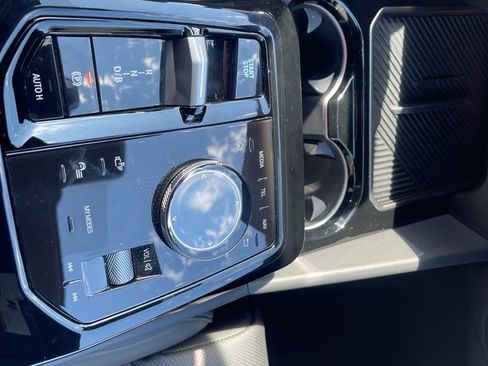 Used 2024 BMW i5 eDrive40i w/ Premium Package image 18