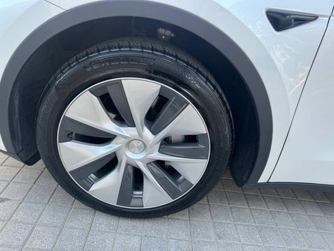 Used 2023 Tesla Model Y Long Range AWD/4WD image 26