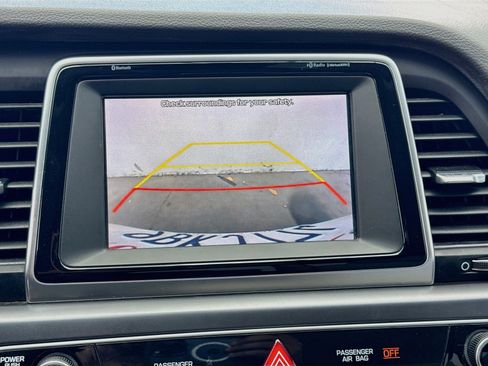 Used 2019 Hyundai Sonata Plug-In Hybrid FWD image 10