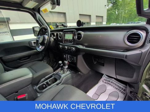 Used 2021 Jeep Wrangler Unlimited Sahara AWD/4WD image 29