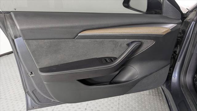Used 2023 Tesla Model 3 Standard Range RWD image 12