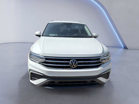Used 2022 Volkswagen Tiguan SE FWD image 2