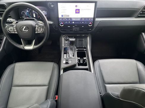 Used 2025 Lexus GX 550 w/ Accessory Package (2T) image 11