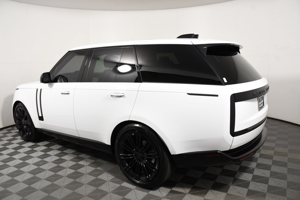 Used 2026 Land Rover Range Rover SE AWD/4WD image 3