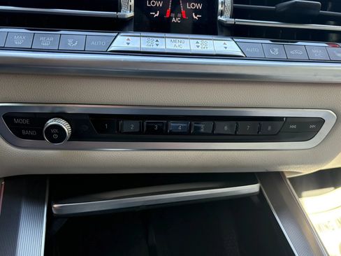 Used 2019 BMW X5 xDrive50i w/ M Sport Package AWD/4WD image 41