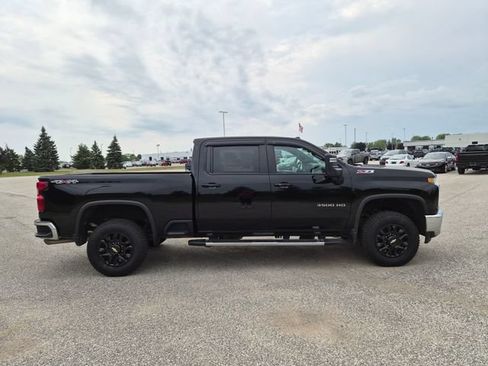 Used 2022 Chevrolet Silverado 3500 LT w/ Convenience Package AWD/4WD image 4