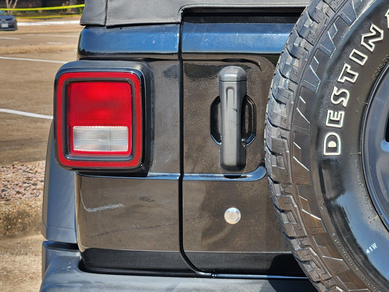 Used 2023 Jeep Wrangler Sport AWD/4WD image 15
