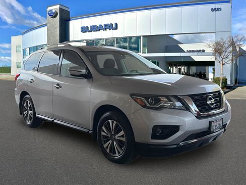 Used 2017 Nissan Pathfinder S FWD image 5