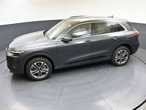 Used 2025 Audi Q5 Premium w/ Convenience Package image 42