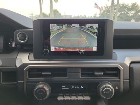 Used 2025 Toyota 4Runner SR5 AWD/4WD image 27
