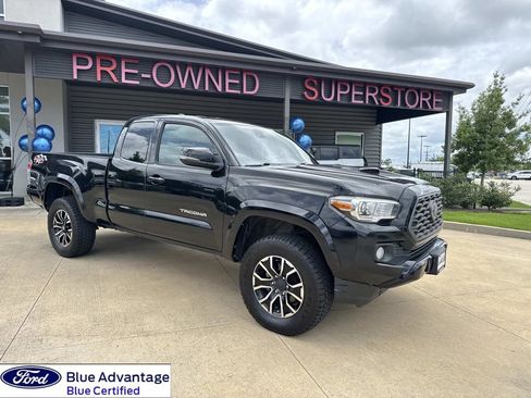 Used 2020 Toyota Tacoma TRD Sport AWD/4WD image 1