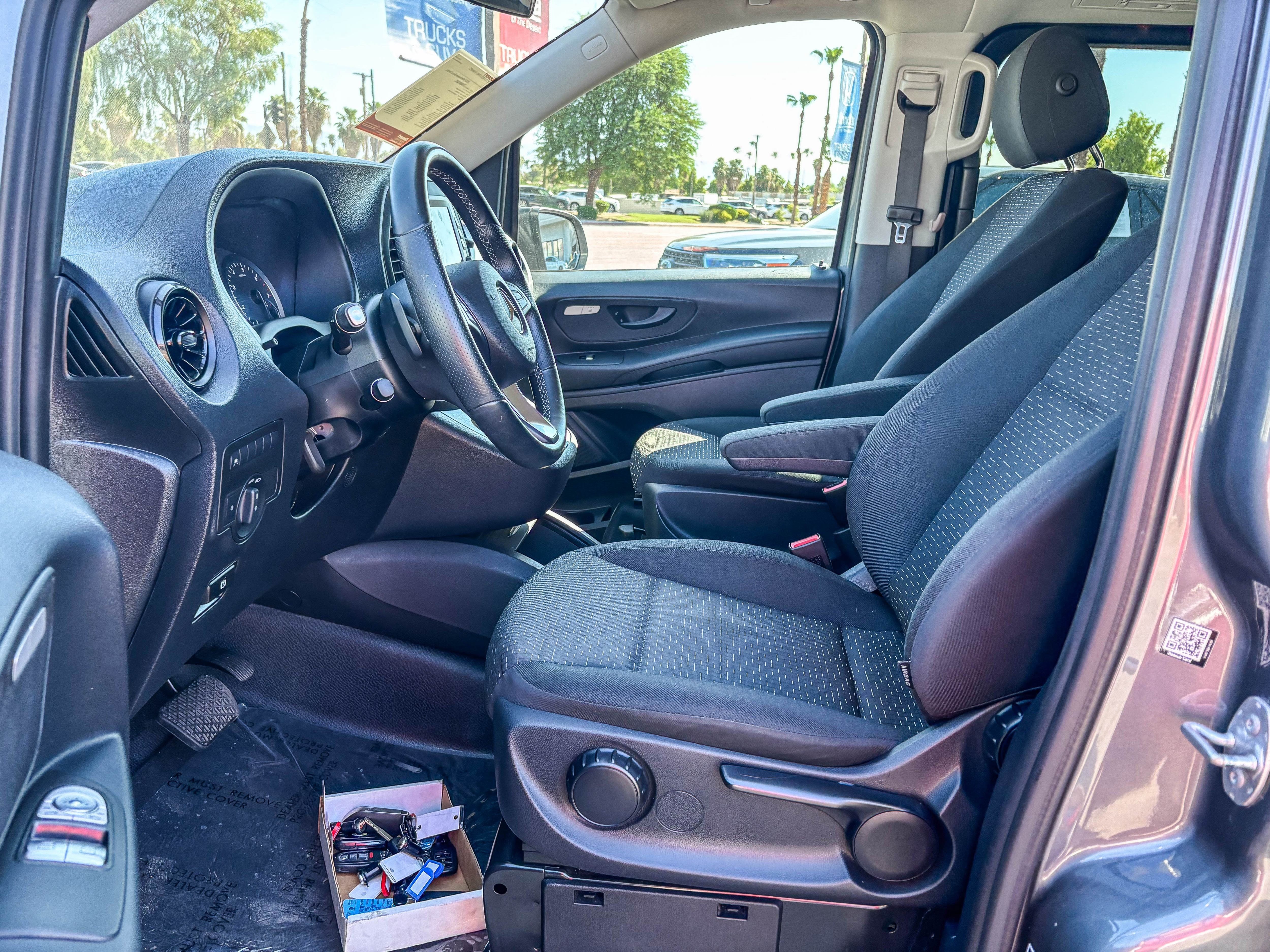 Used 2023 Mercedes-Benz Metris Passenger image 21