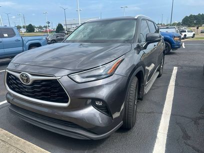 Used 2022 Toyota Highlander XLE