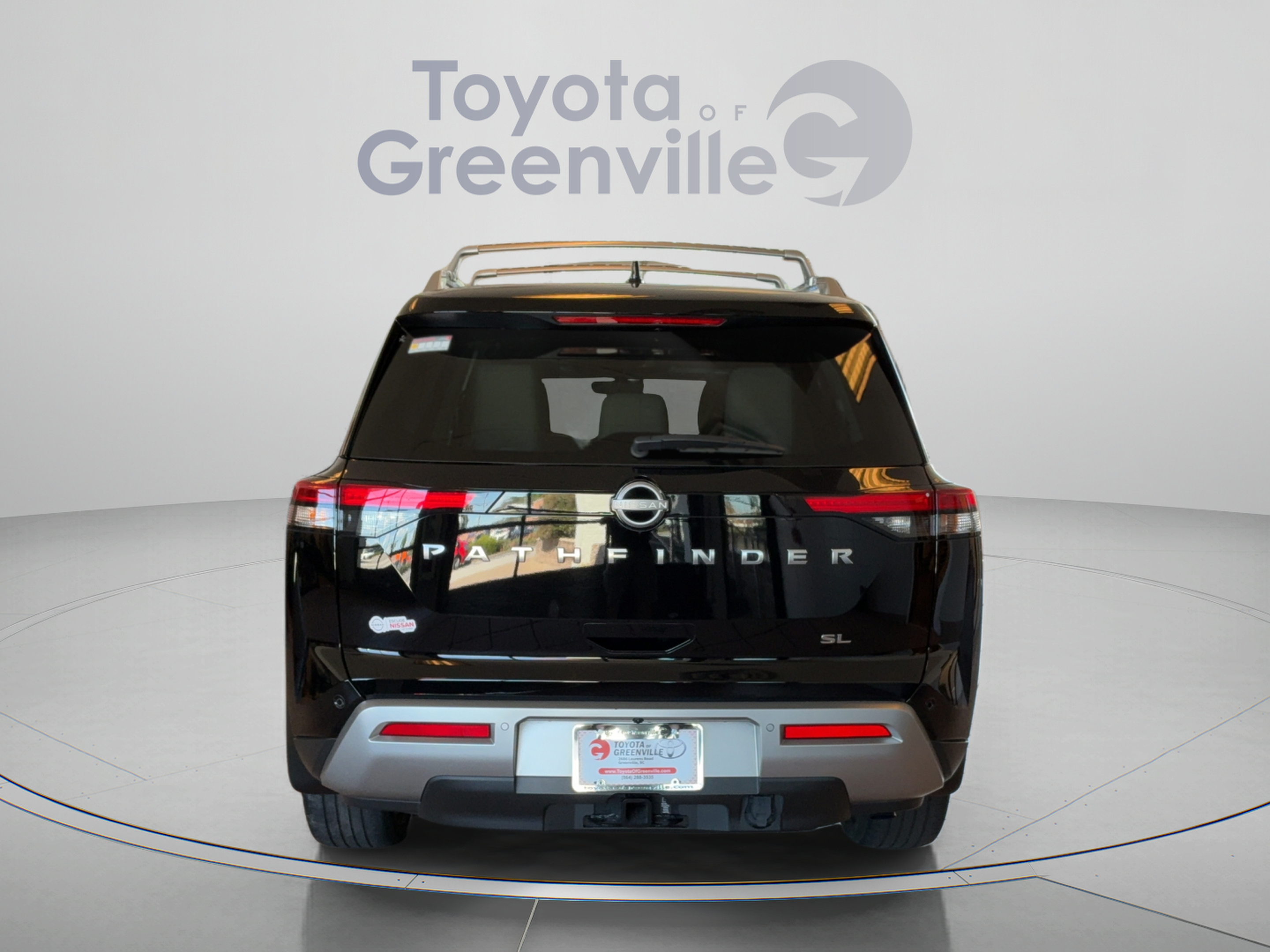 Used 2024 Nissan Pathfinder SL w/ SL Premium Package FWD image 5
