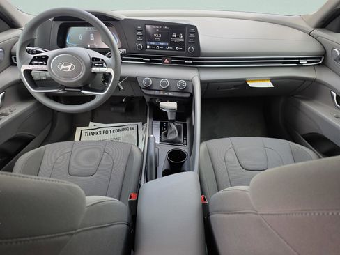 New 2026 Hyundai Elantra SE image 17