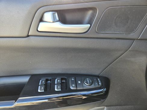 Certified 2020 Kia Sportage EX image 18