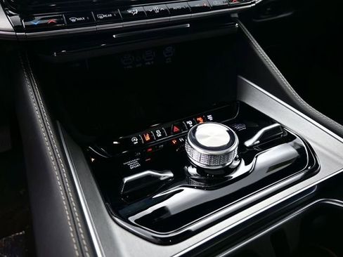 New 2026 Jeep Grand Wagoneer L Limited AWD/4WD image 25