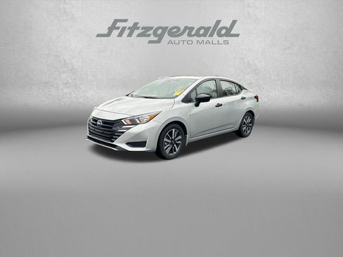 Used 2024 Nissan Versa S w/ S Plus Package FWD image 3