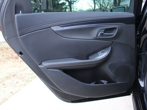 Used 2019 Chevrolet Impala LT image 29