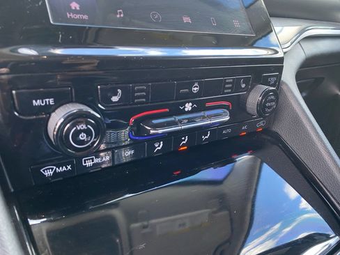Used 2021 Jeep Grand Cherokee L Laredo w/ Luxury Tech Group I AWD/4WD image 17