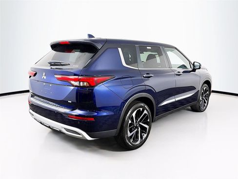 Used 2024 Mitsubishi Outlander SE AWD/4WD image 7