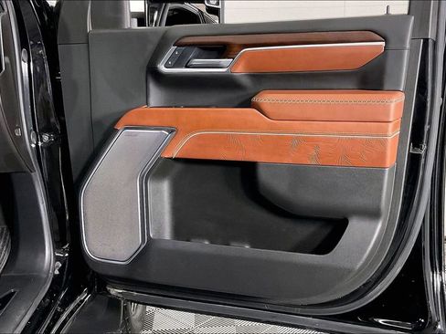 Used 2025 GMC Sierra 2500 Denali Ultimate image 26