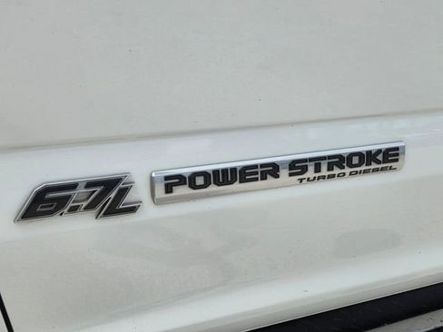 Used 2022 Ford F250 Lariat w/ Lariat Ultimate Package AWD/4WD image 12