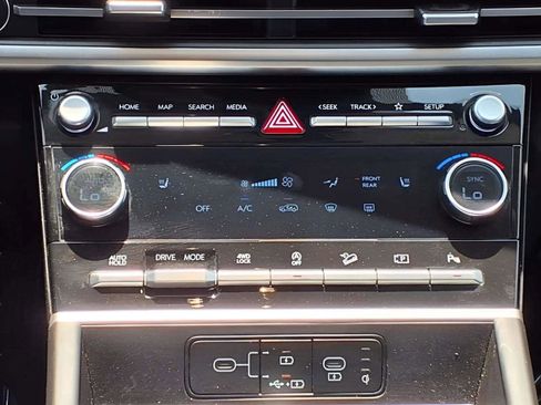 Certified 2024 Hyundai Santa Fe XRT AWD/4WD image 16