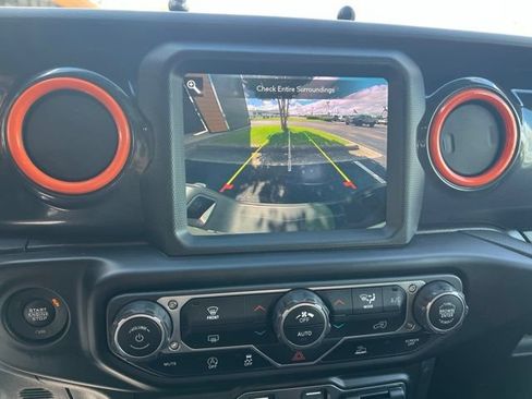 Used 2022 Jeep Gladiator Sport AWD/4WD image 15