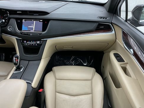 Used 2018 Cadillac XT5 Luxury w/ Driver Awareness Package FWD image 29