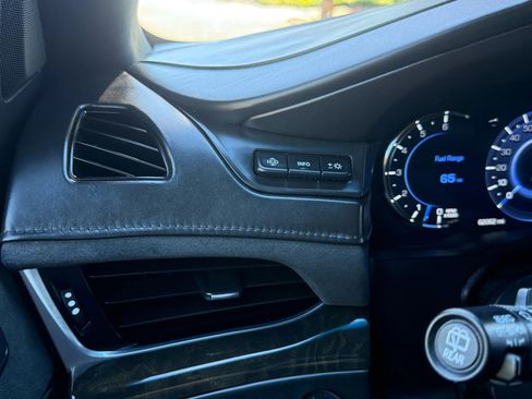 Used 2020 Cadillac Escalade ESV Platinum image 22