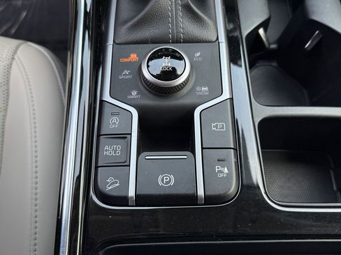 Certified 2023 Kia Sorento SX image 22