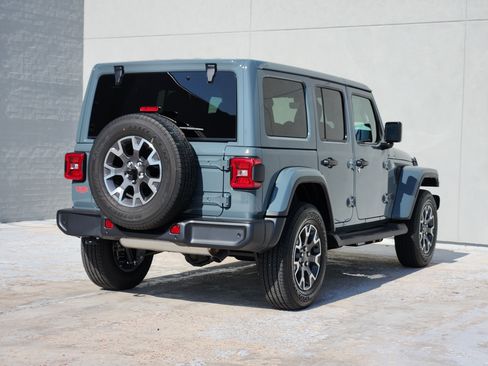 New 2026 Jeep Wrangler Unlimited Sahara AWD/4WD image 4