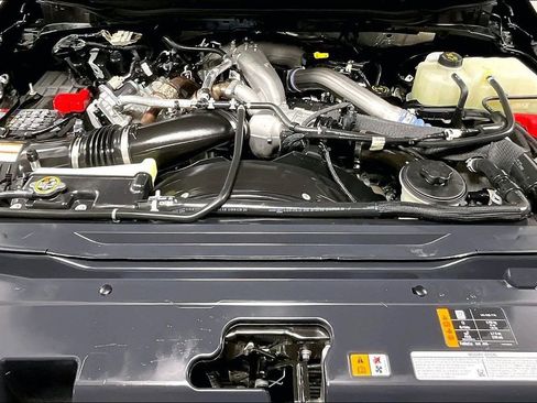 Used 2025 Ford F250 XLT image 9