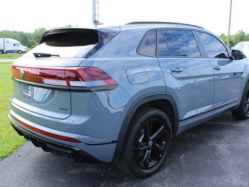Used 2025 Volkswagen Atlas Cross Sport SEL R-Line AWD/4WD image 16
