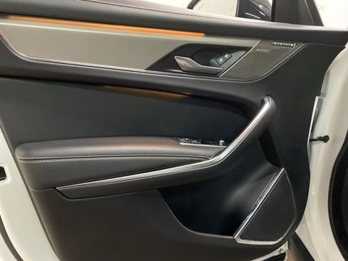 Used 2024 Jaguar F-PACE R-Dynamic S image 14