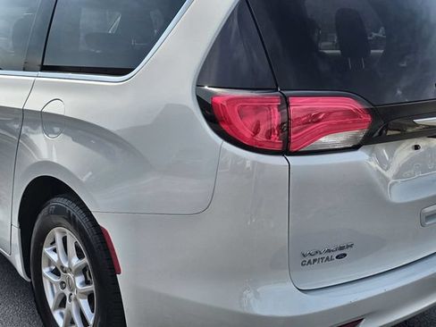 Used 2023 Chrysler Voyager LX FWD image 14
