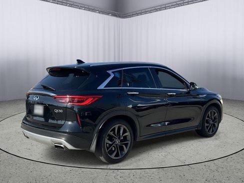 Used 2019 INFINITI QX50 Essential w/ Sensory Package FWD image 8