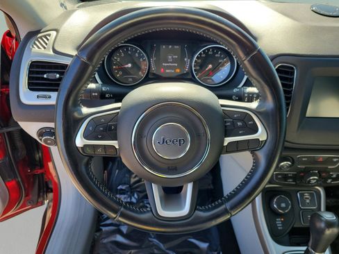 Used 2019 Jeep Compass Latitude image 24