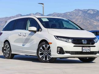 Used 2025 Honda Odyssey Elite video 2